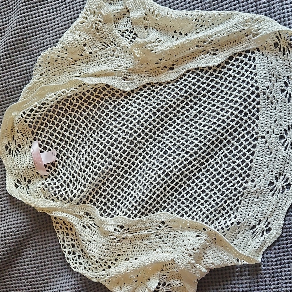 Victoria's Secret Cream Cable Knit Shrug - Picture 7 of 13